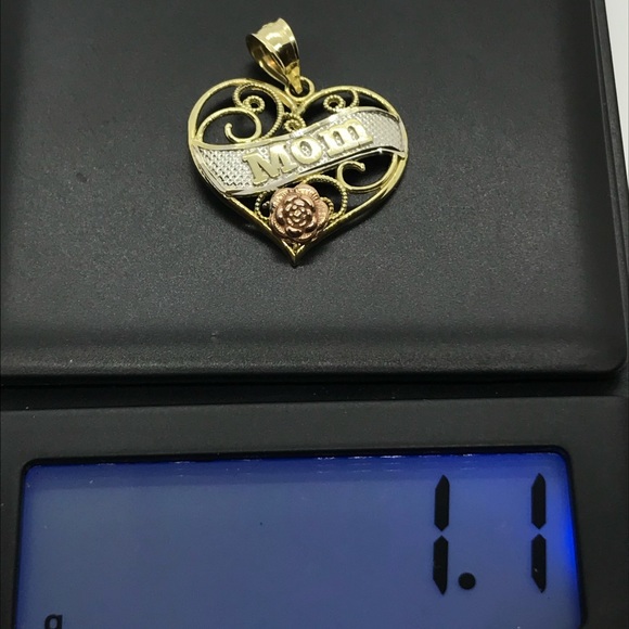 10kt “mom” heart ❤️ pendant - Picture 14 of 15
